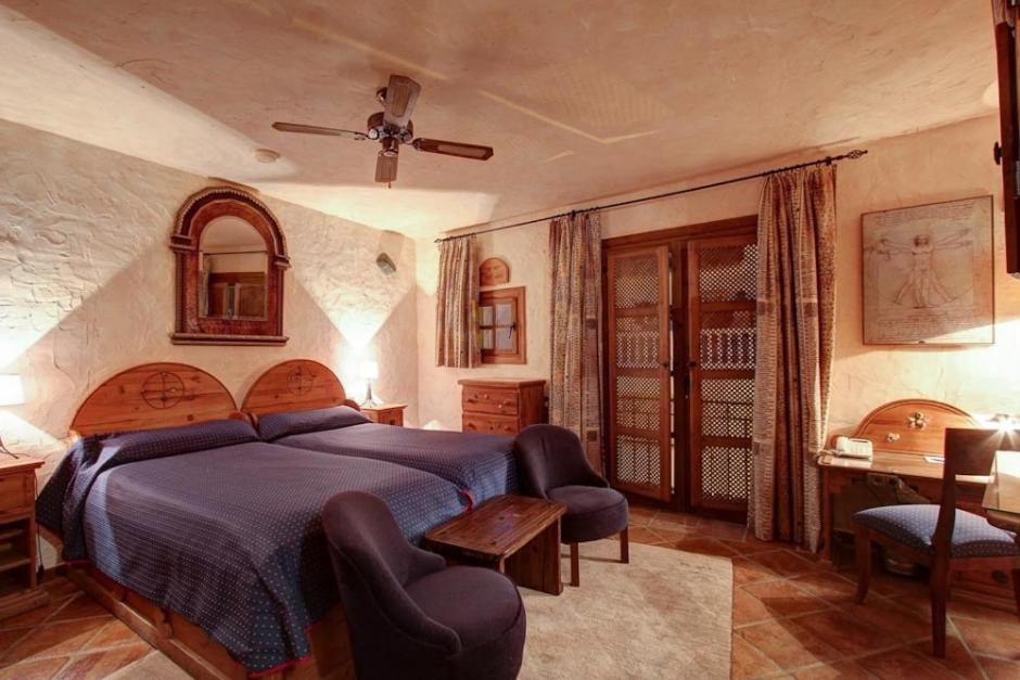 Superior Room,515753850:JPEG